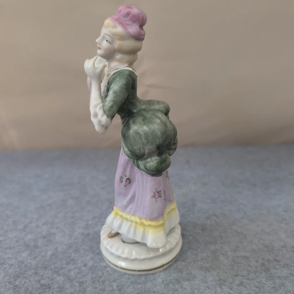VTG Porcelain Figurine Lady Woman Figurine Produced by Hal-sey‎ Fifth Ave. L & M